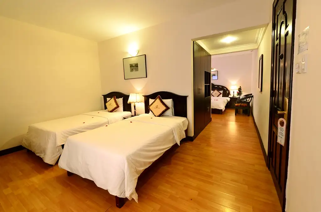 Family Deluxe Connecting