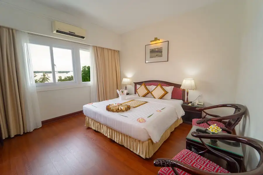 Family Deluxe Connecting