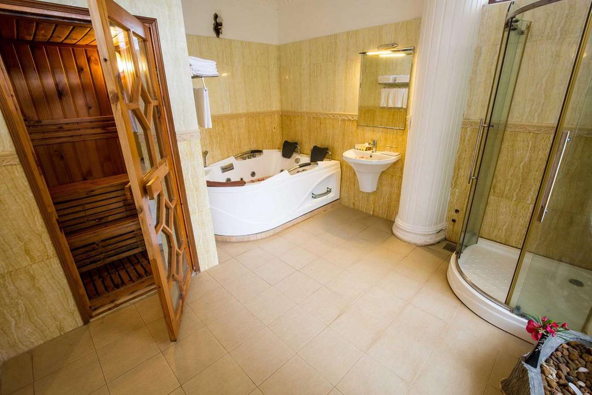 Deluxe Family Garden