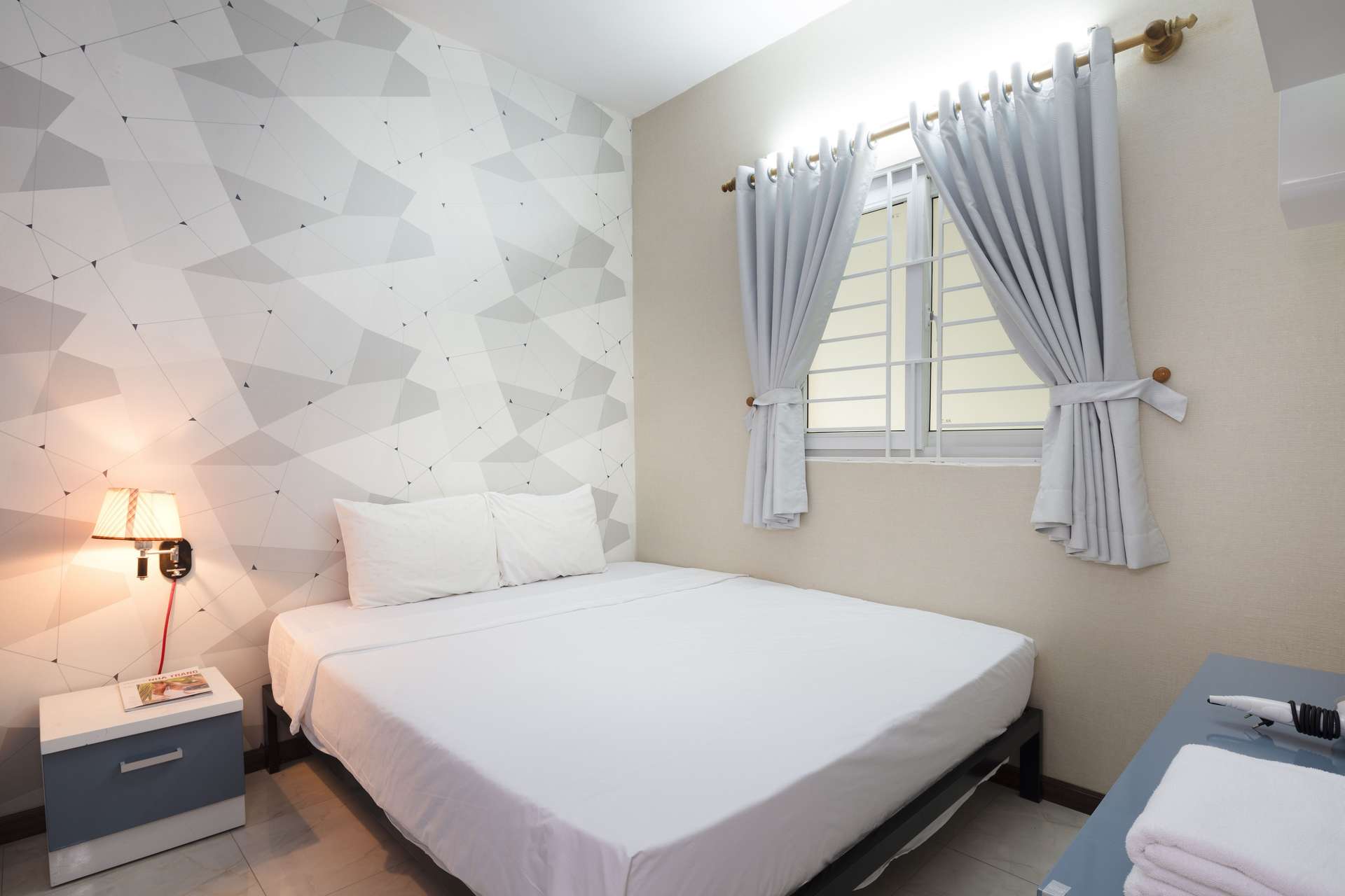 Deluxe One-bedroom Apartment With Balcony