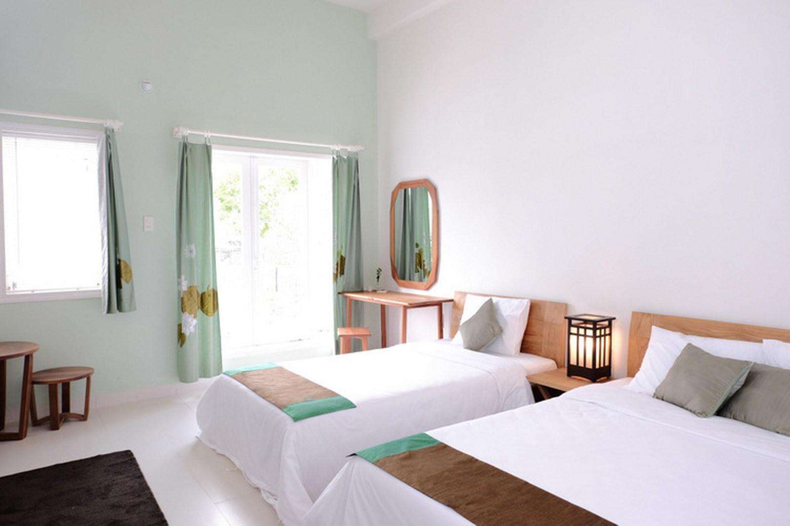 Green Lotus - Triple With Balcony