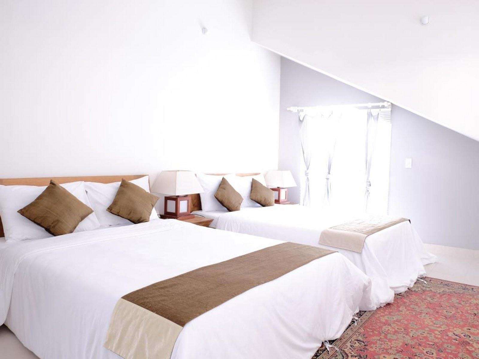 Summer Woods - Quad With Balcony