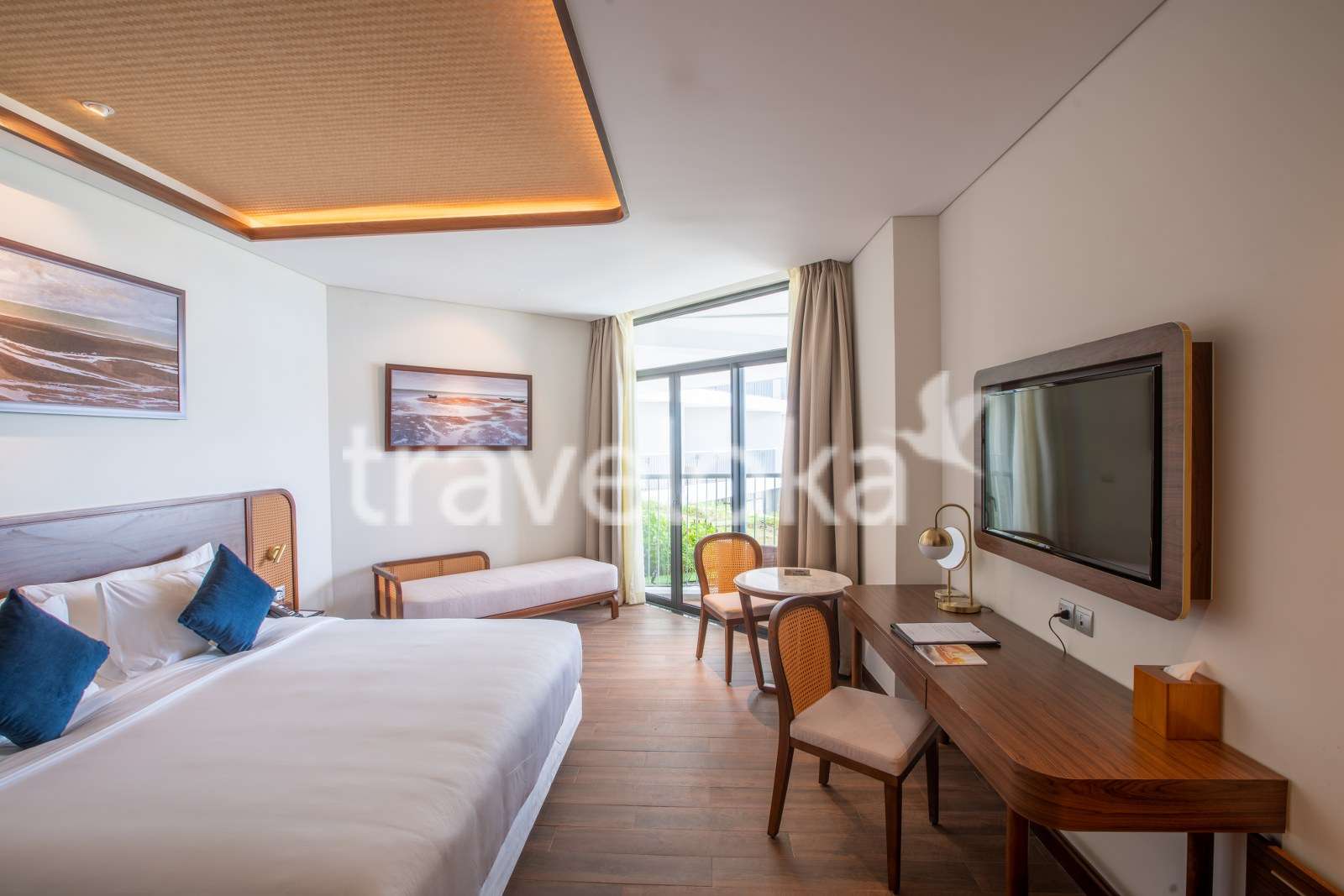 Premier Deluxe King Bed