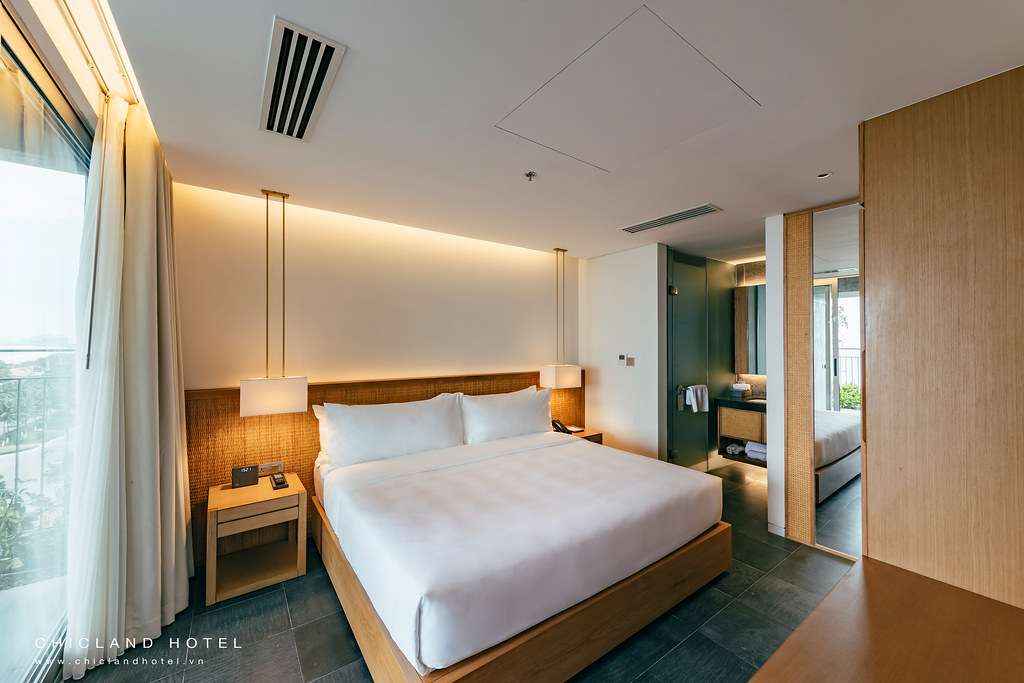 One Bedroom Luxury Apartment With Balcony