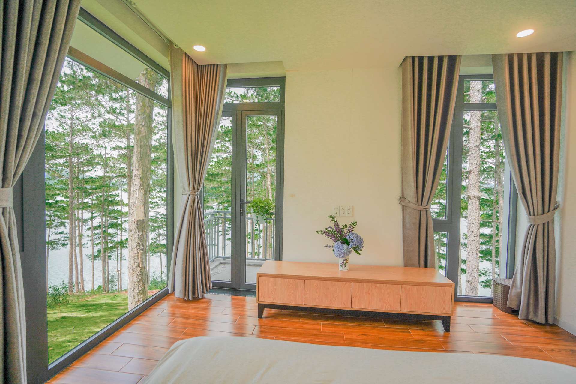 Apartment 4 Bedrooms