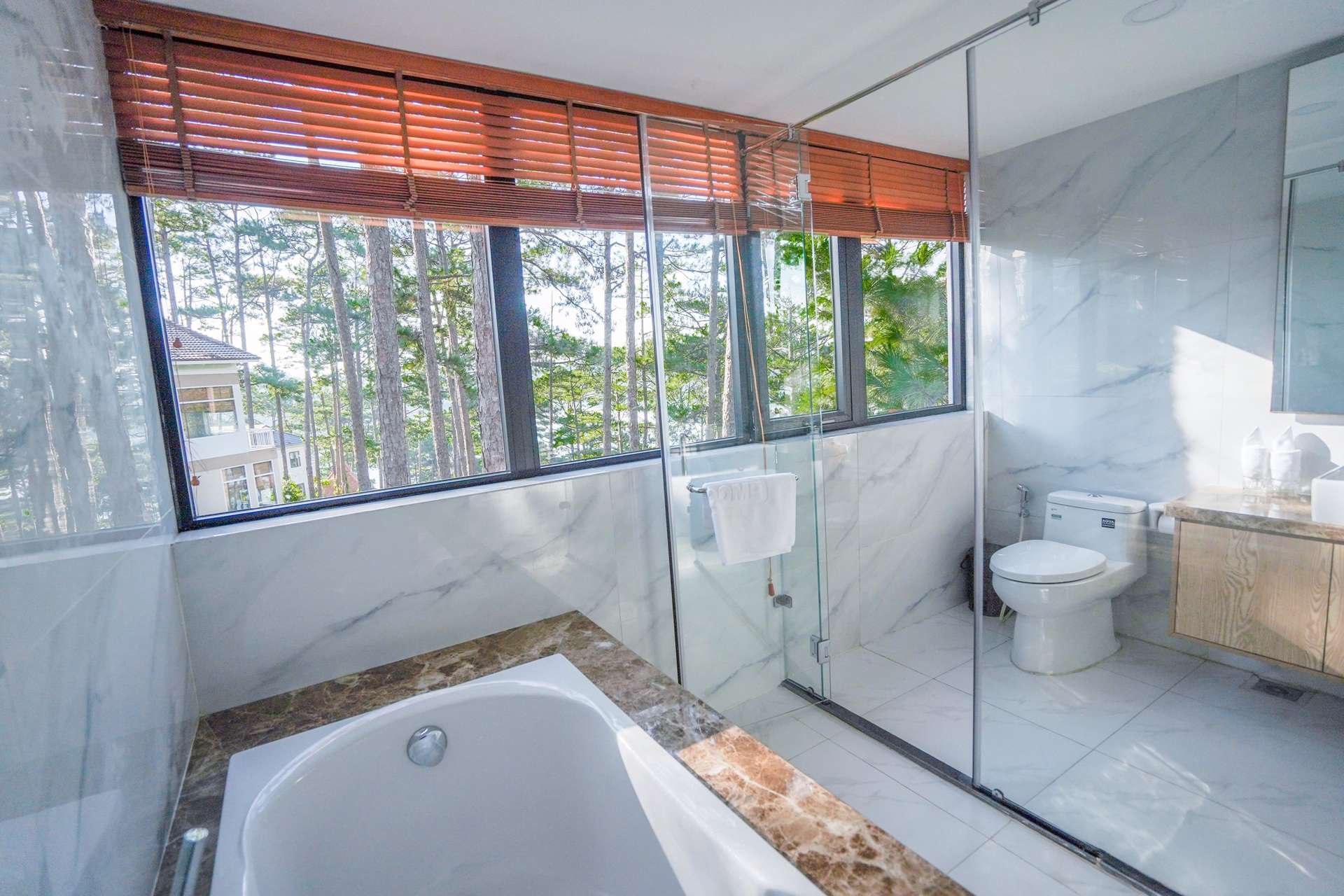 Apartment 5 Bedrooms