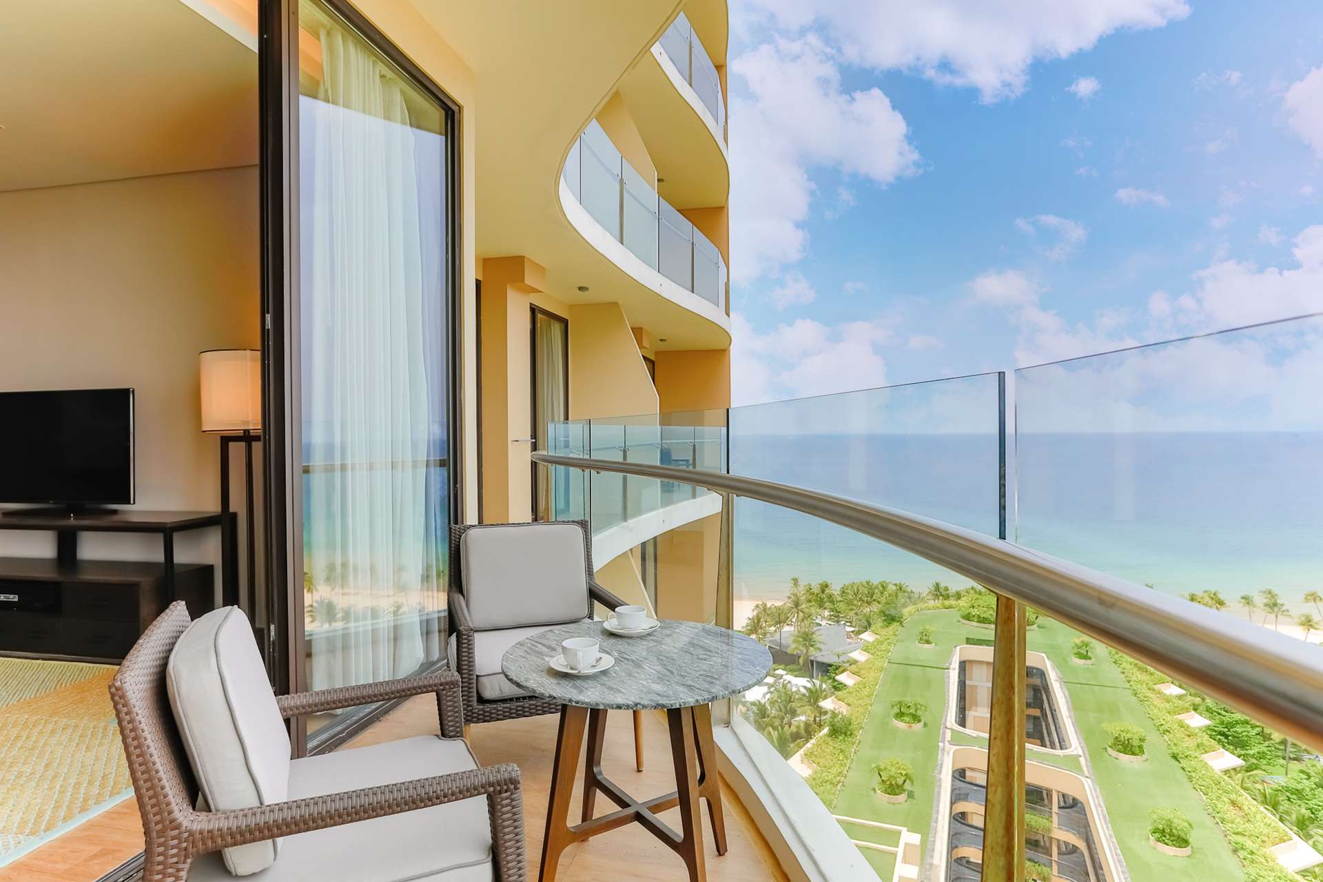 Two Bedroom Grand  Residence - Book Now Pay Later