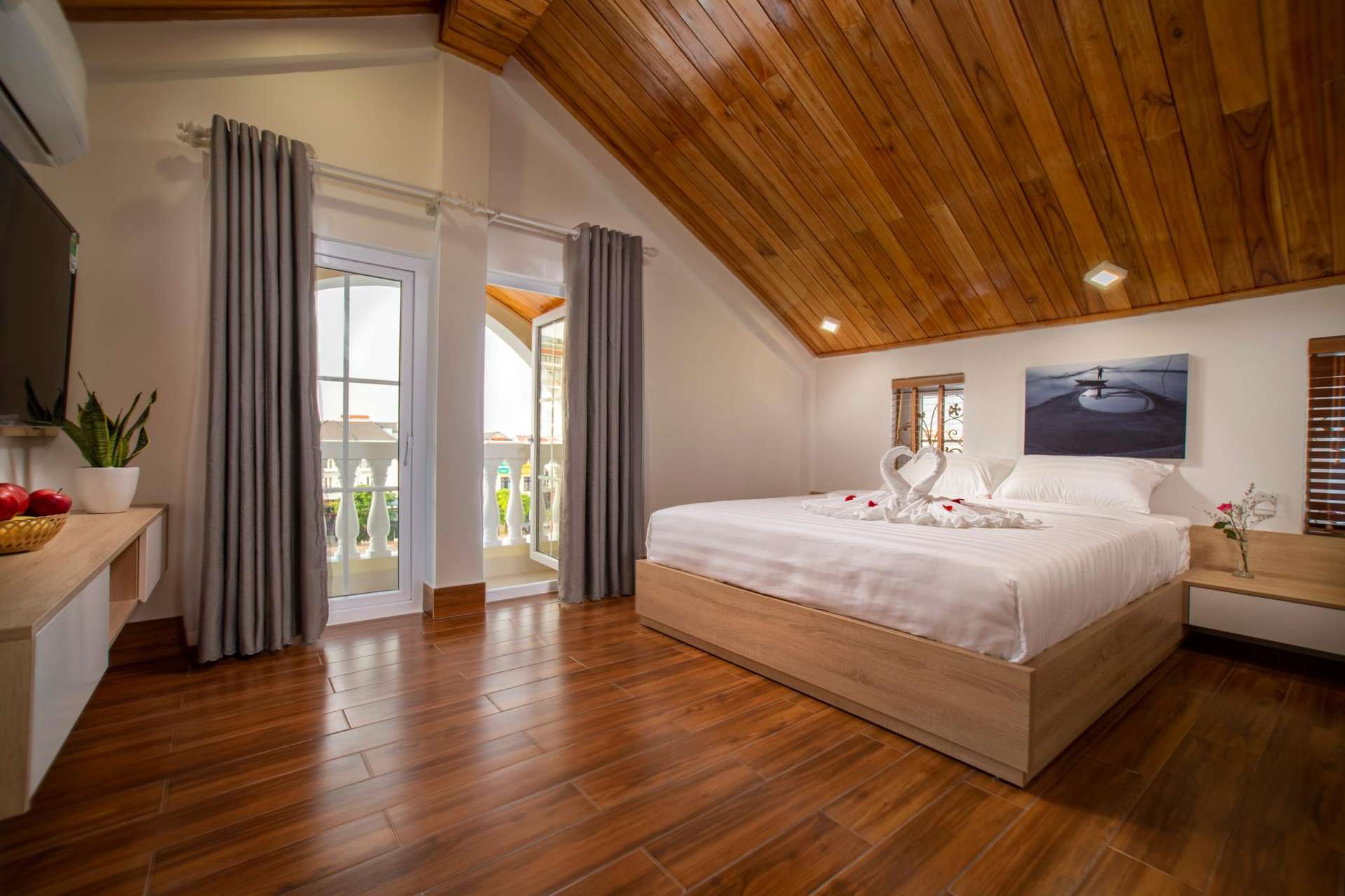 Top Roof With Balcony